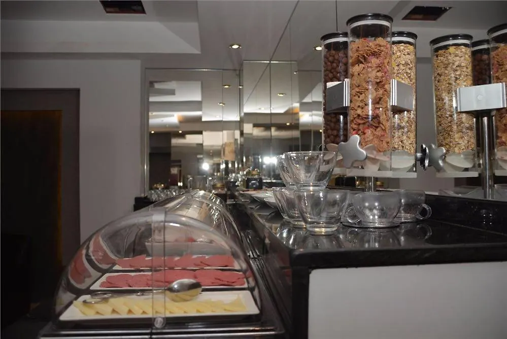 Best Smyrna Otel 쿠사다시 호텔